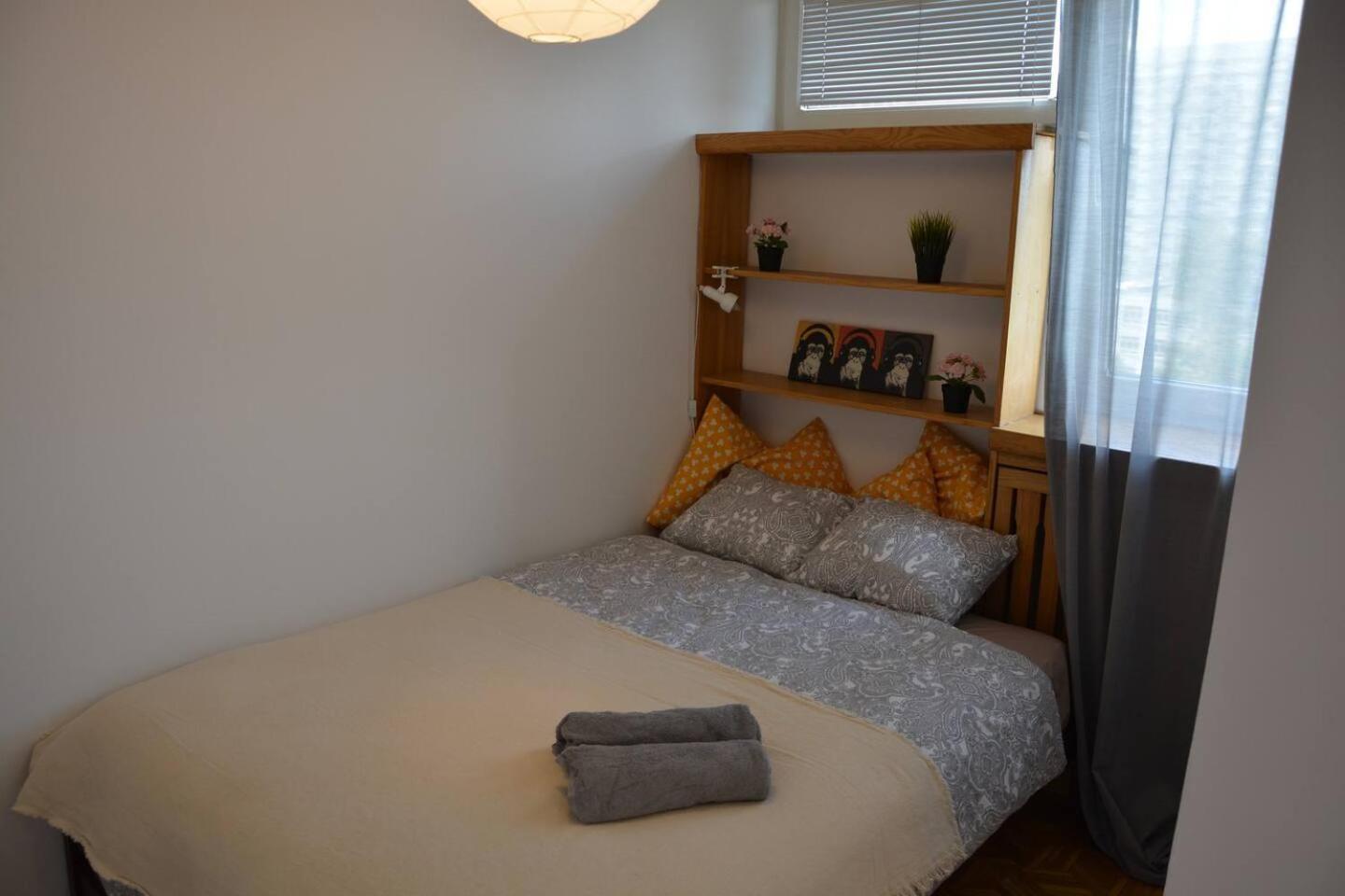 Ohmyhome - Sunny Apartment In City Center Warsaw Exterior photo